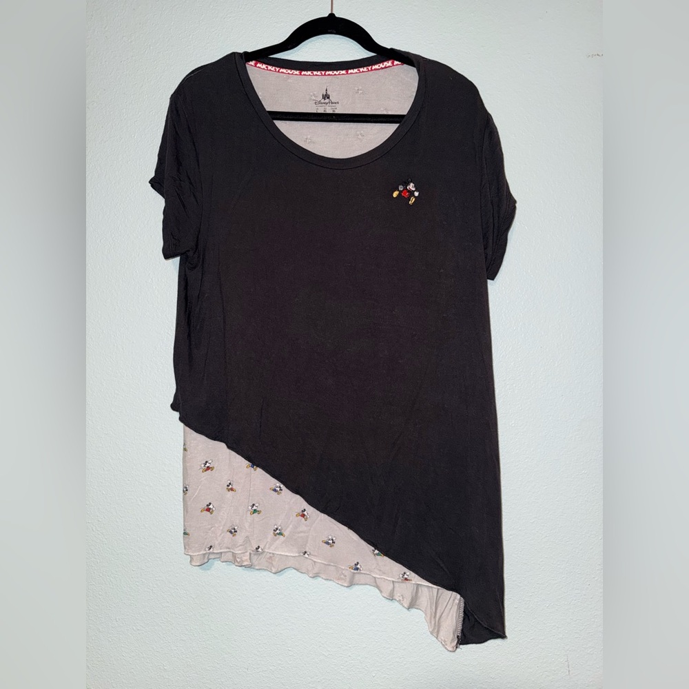 Women’s Two-Tone Asymmetrical Short Sleeve Tee - Size L